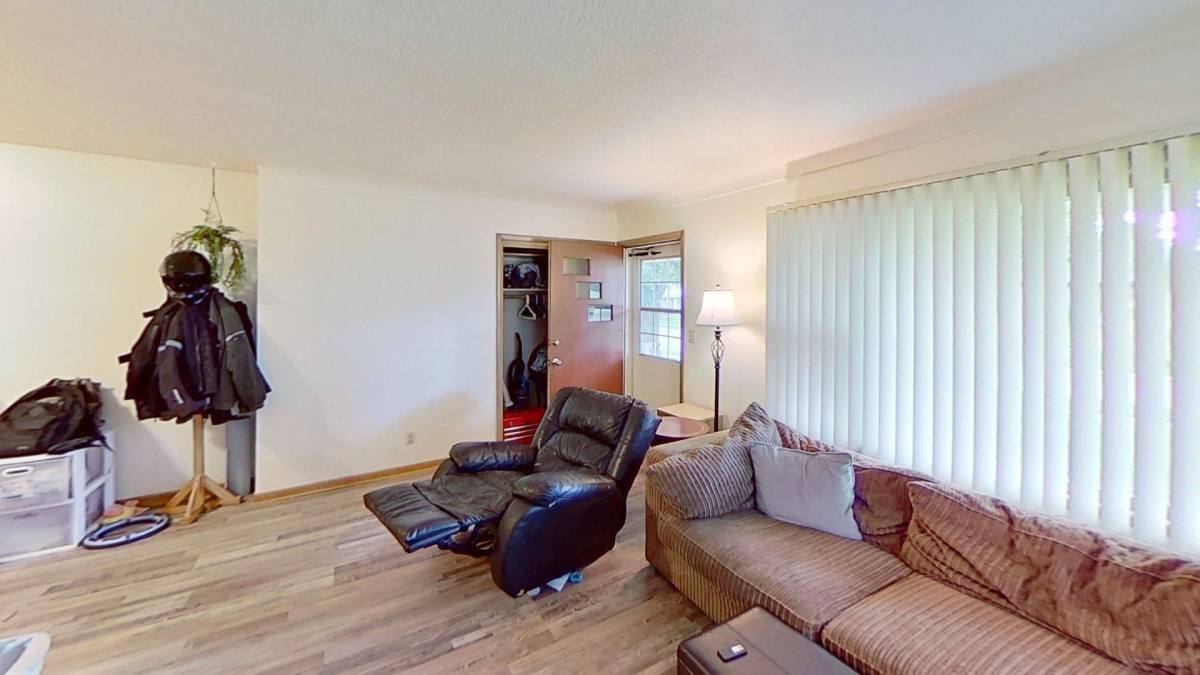 Townhouse for rent at 4132 39th Place, Des Moines, IA 50310