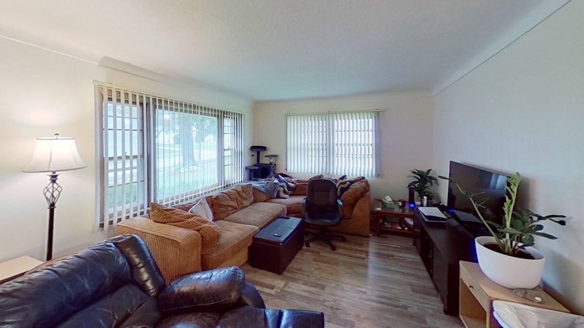 Townhouse for rent at 4132 39th Place, Des Moines, IA 50310