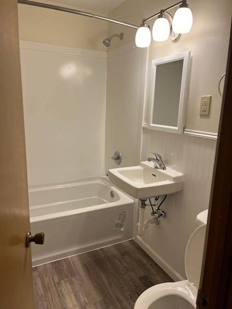 Townhouse for rent at 4132 39th Place, Des Moines, IA 50310