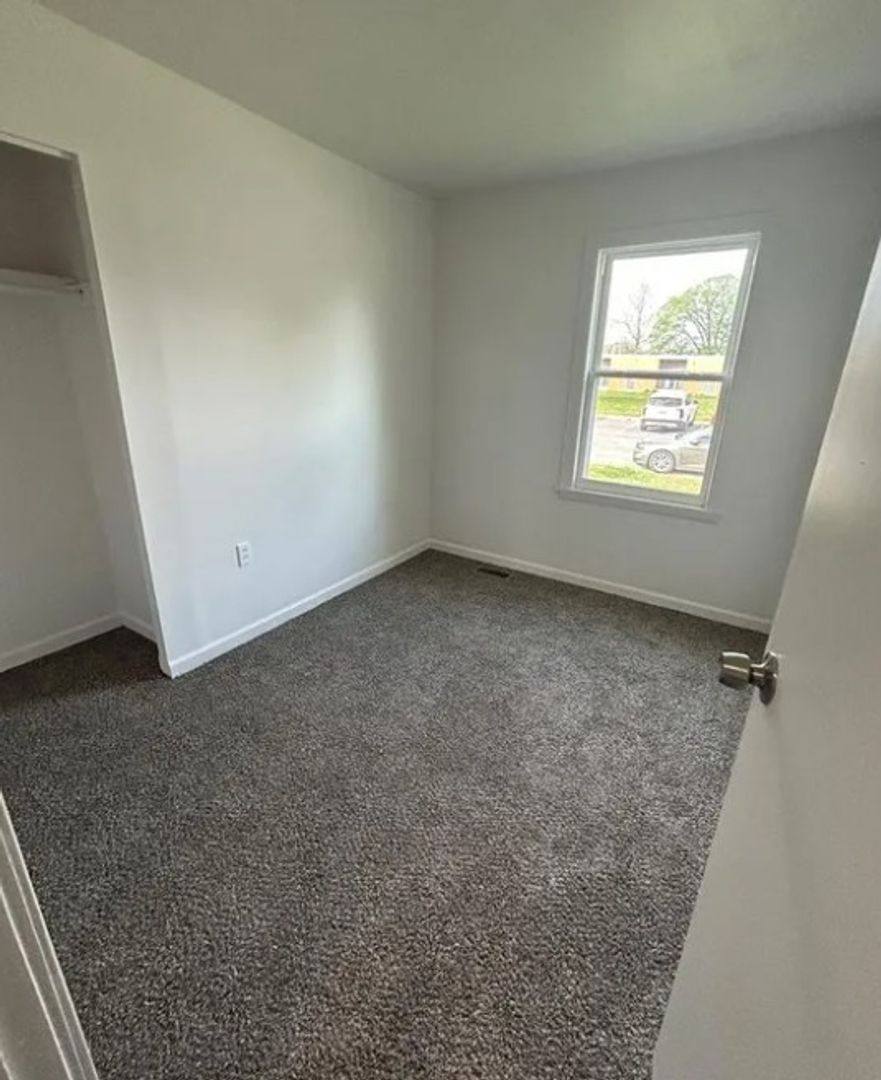 House for rent at 1511 Andrews Dr, East Saint Louis, IL 62206