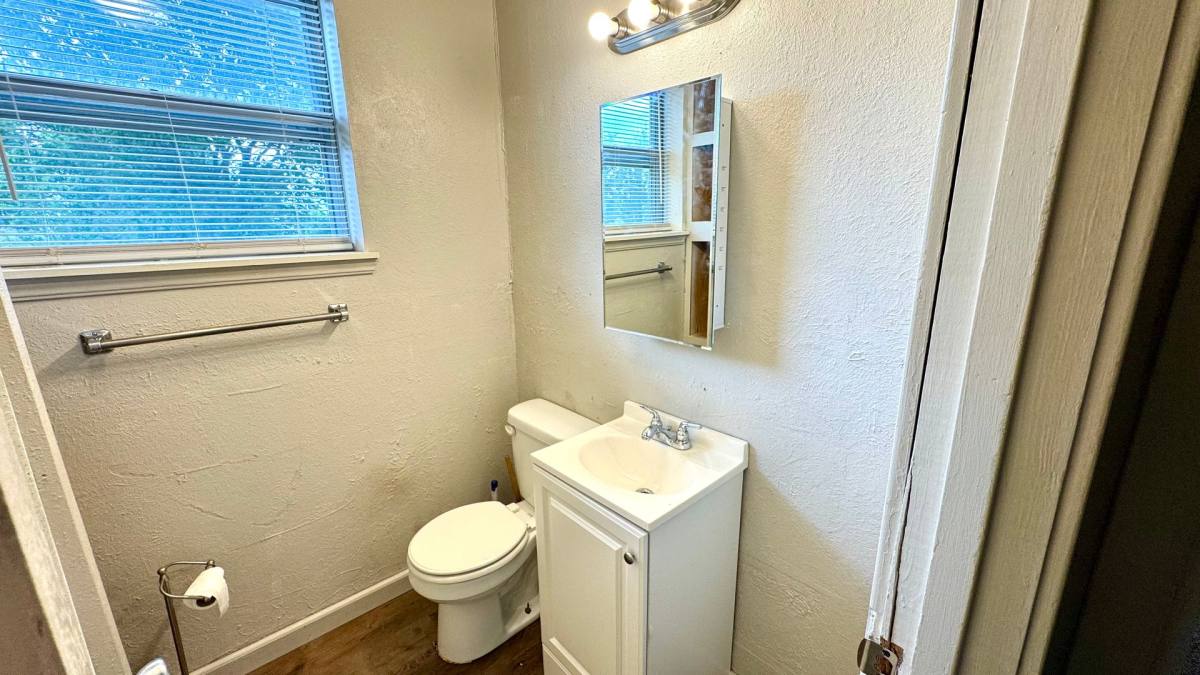 House for rent at 372 J St, Savanna, OK 74565