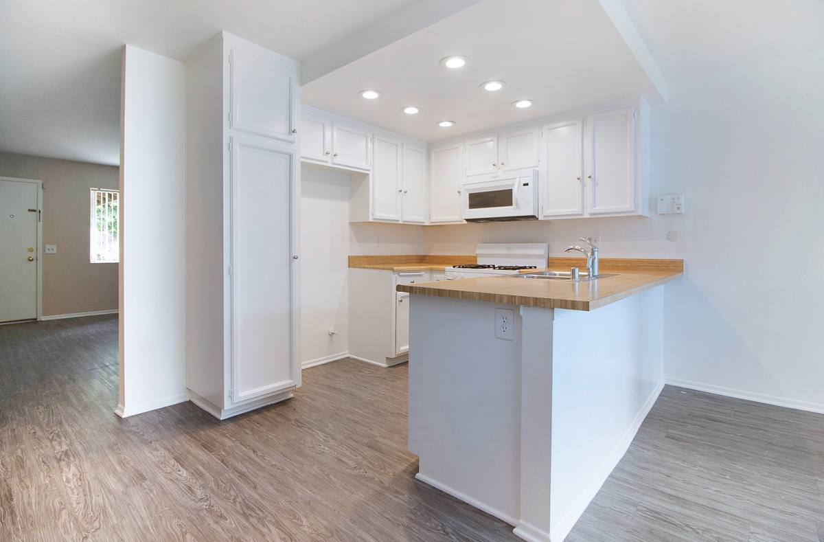 Apartment for rent at 156-158 Los Timbres St, Orange, CA 92869
