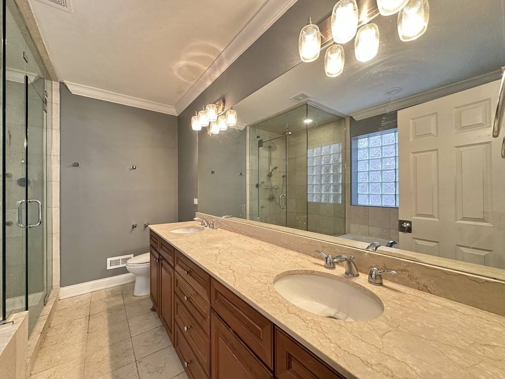 Apartment for rent at 3719 Clifton #8Q, Chicago, IL 60613