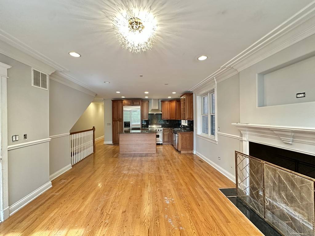 Apartment for rent at 3719 Clifton #8Q, Chicago, IL 60613