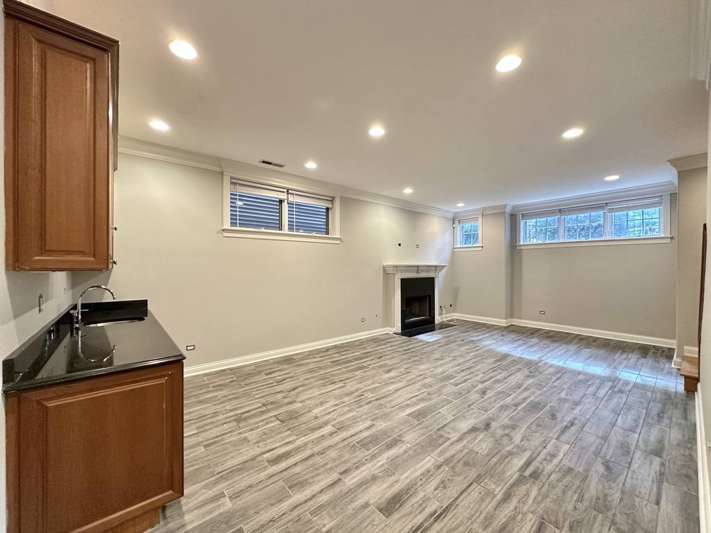 Condo for rent at 3721 Clifton #3, Chicago, IL 60613