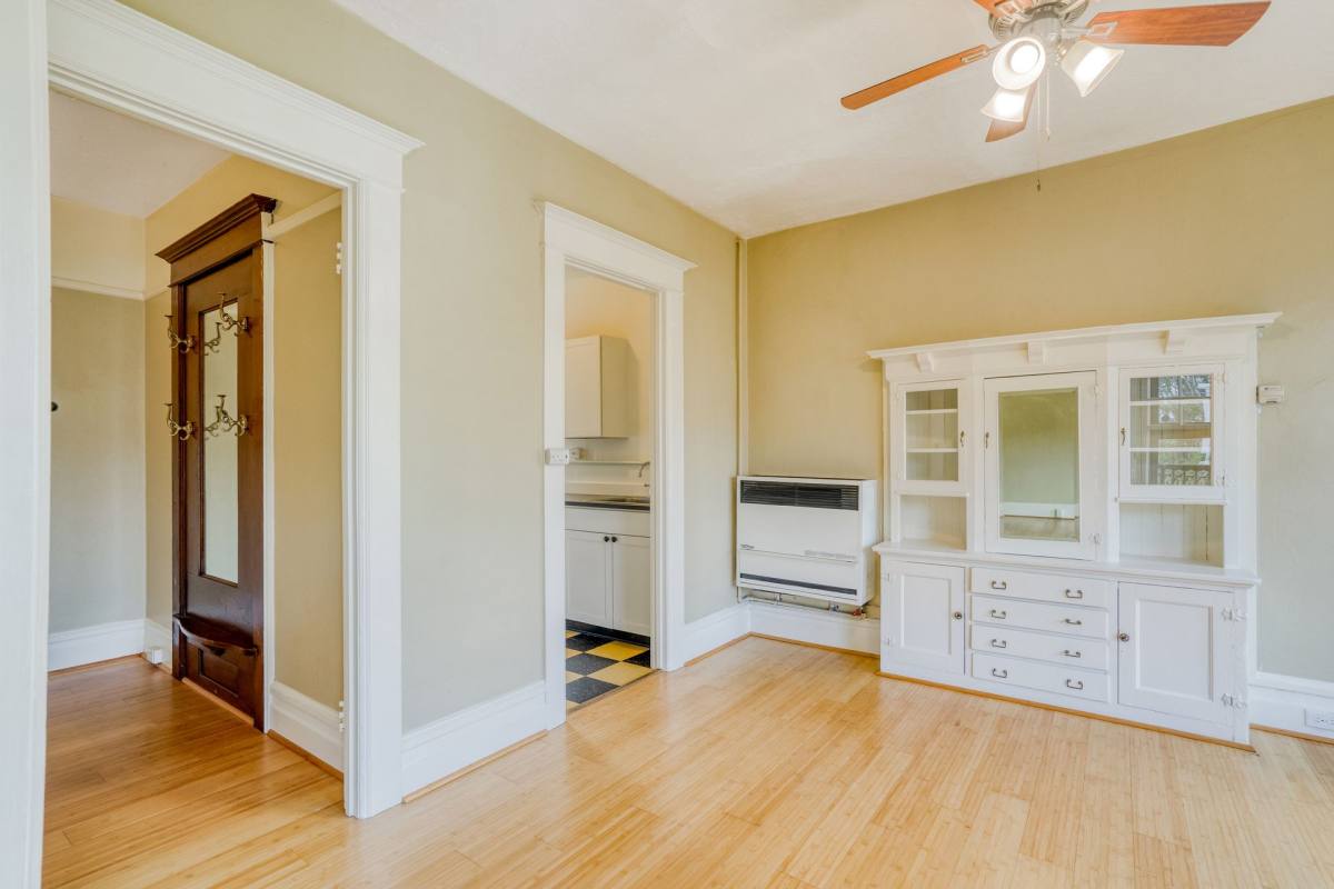 Apartment for rent at 924 SW 16th Ave, Portland, OR 97205