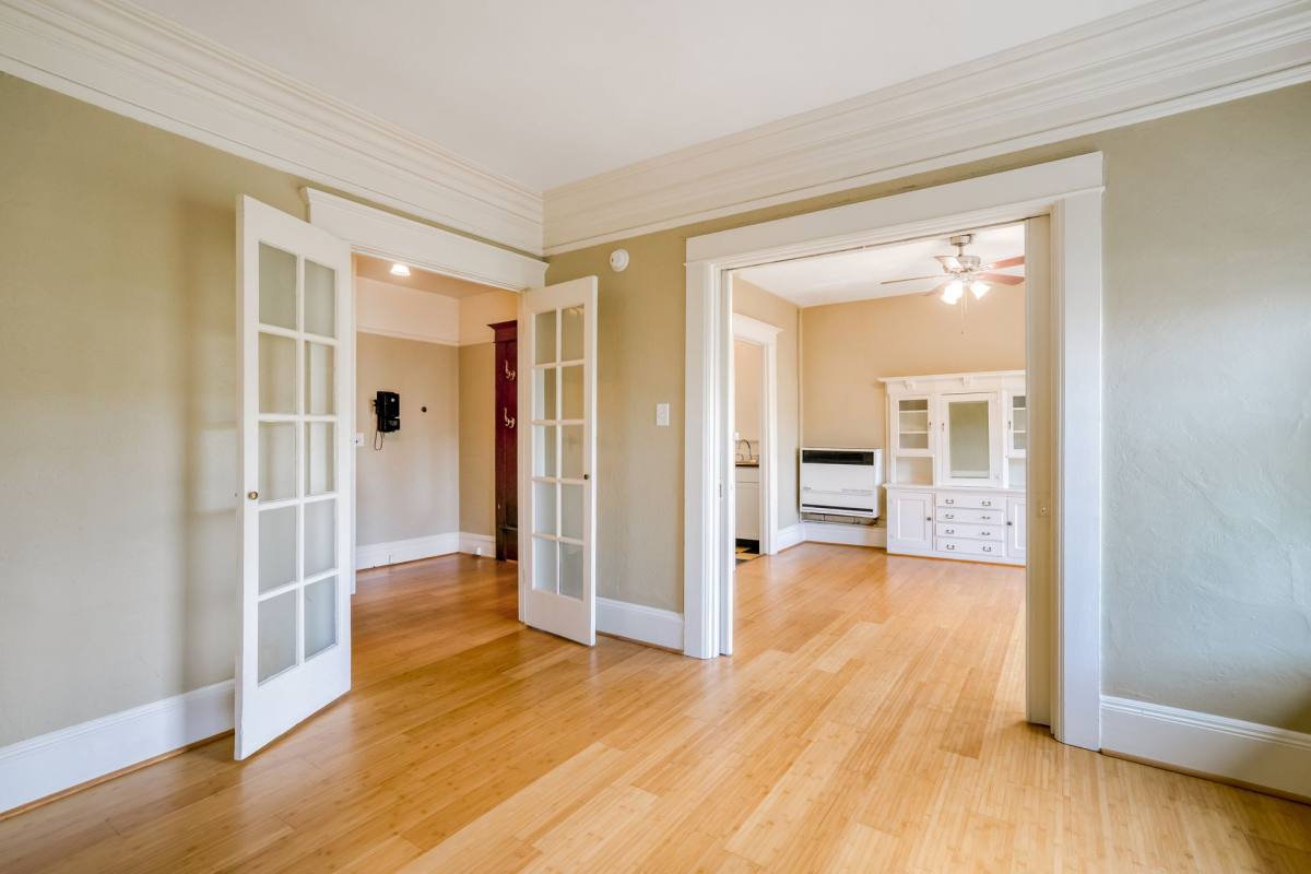 Apartment for rent at 924 SW 16th Ave, Portland, OR 97205