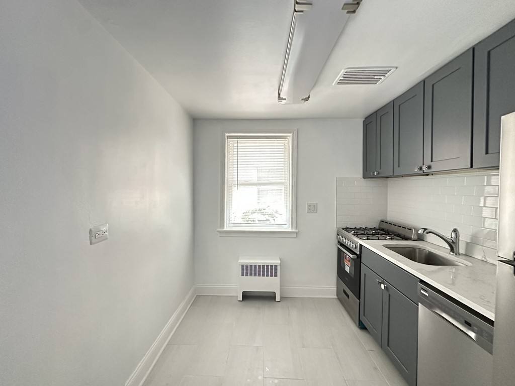 Apartment for rent at 6707 California #PN-G, Chicago, IL 60645