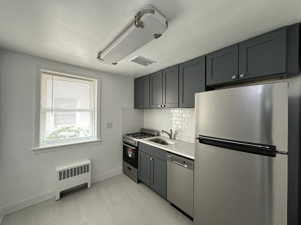 Apartment for rent at 6707 California #PN-G, Chicago, IL 60645