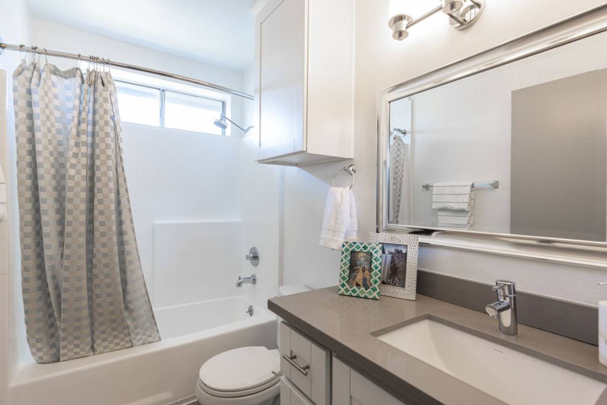 Apartment for rent at 1753 9th St, Santa Monica, CA 90404