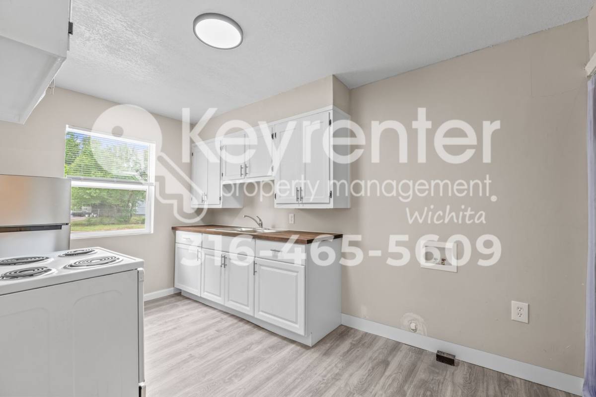 Apartment for rent at 2009 N Volutsia, Wichita, KS 67214