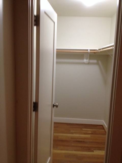 Apartment for rent at 6110 SE 52nd Ave, Portland, OR 97206