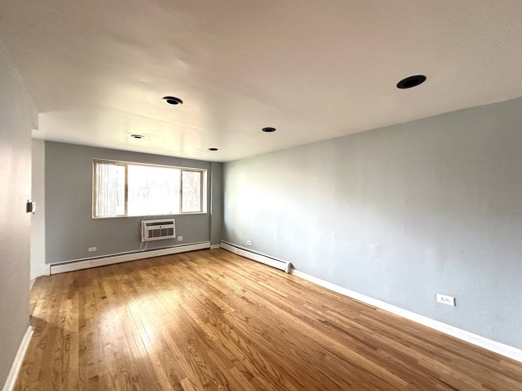 Apartment for rent at 5818 Sheridan #P301, Chicago, IL 60660