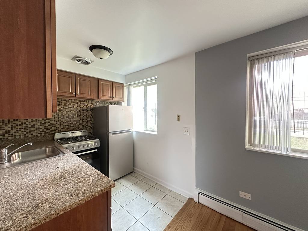 Apartment for rent at 5820 Sheridan #D301, Chicago, IL 60660