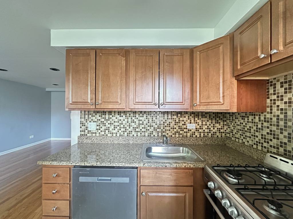 Apartment for rent at 5820 Sheridan #D301, Chicago, IL 60660