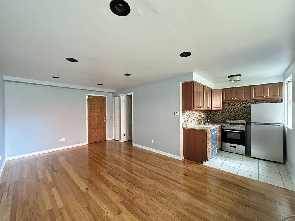 Apartment for rent at 5820 Sheridan #D301, Chicago, IL 60660