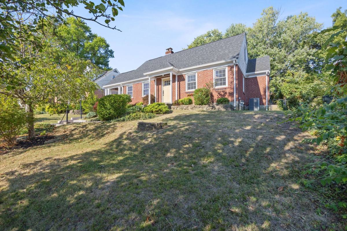 House for rent at 1377 Collinsdale Ave, Cincinnati, OH 45230