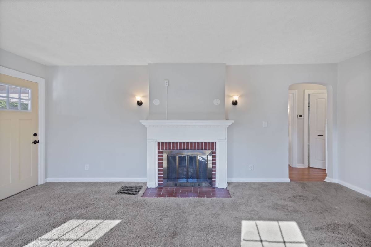 House for rent at 1377 Collinsdale Ave, Cincinnati, OH 45230