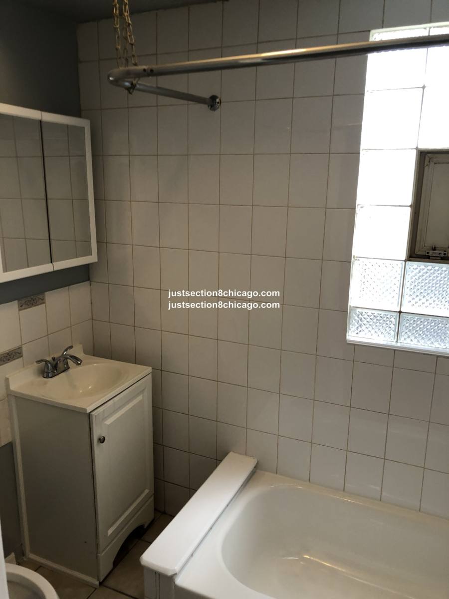 Apartment for rent at 4956 W Fulton #2, Chicago, IL 60644