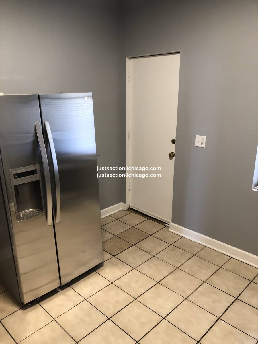 Apartment for rent at 4956 W Fulton #2, Chicago, IL 60644