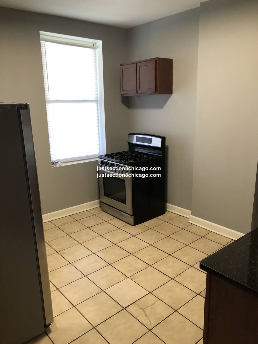 Apartment for rent at 4956 W Fulton #2, Chicago, IL 60644