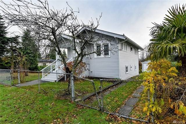 House for rent at 10025 39th Ave SW, Seattle, WA 98146