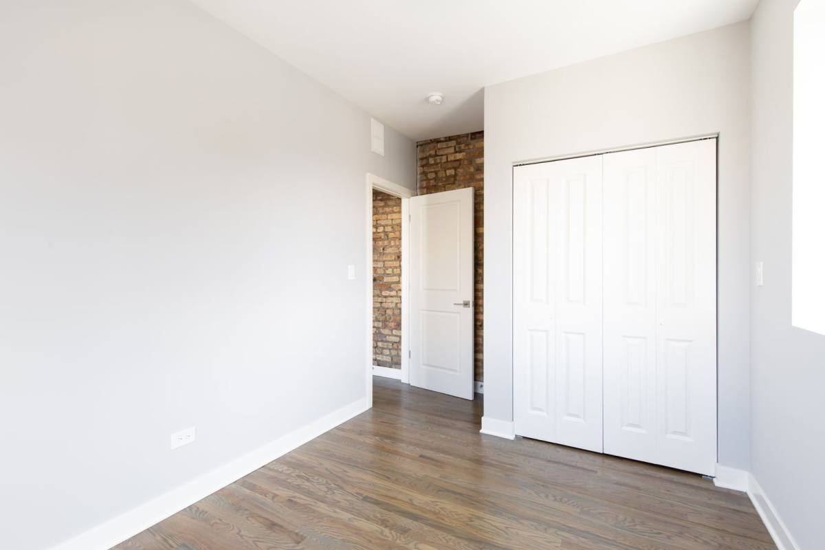 Apartment for rent at 1108 W Newport Ave #2, Chicago, IL 60657