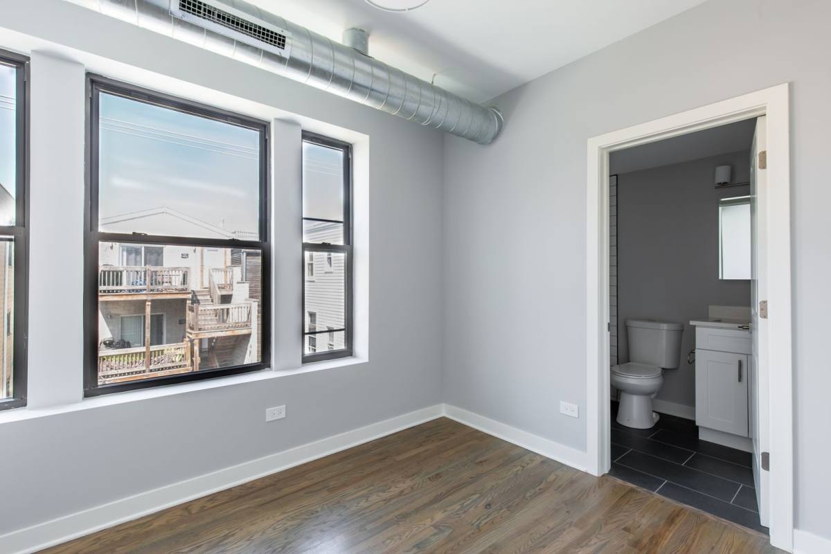 Apartment for rent at 1108 W Newport Ave #2, Chicago, IL 60657