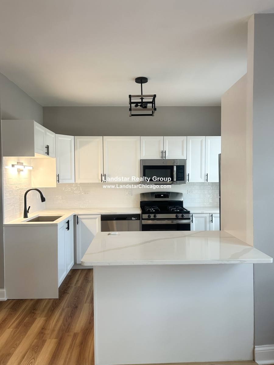 Apartment for rent at 4956 N Harding #2, Chicago, IL 60625