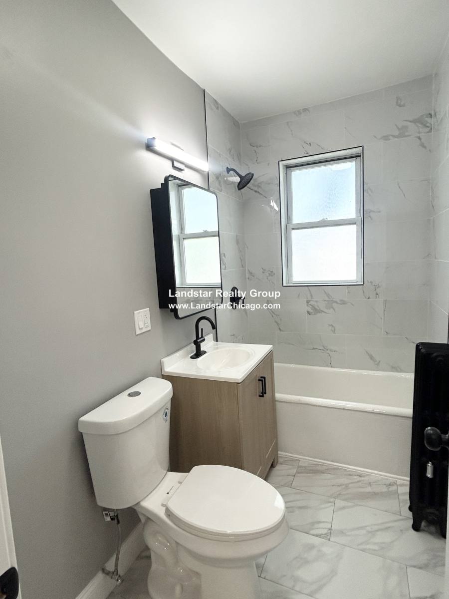 Apartment for rent at 4956 N Harding #2, Chicago, IL 60625