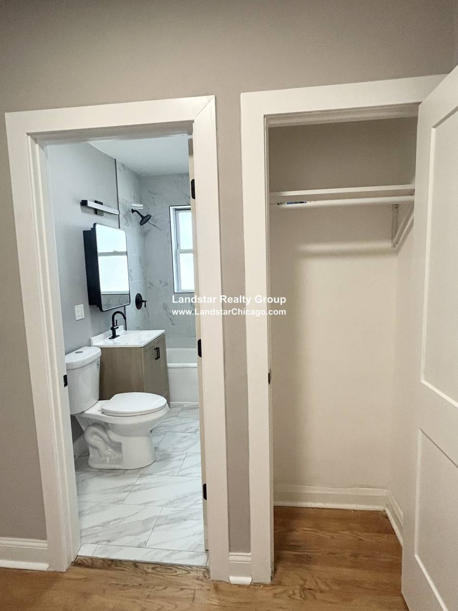 Apartment for rent at 4956 N Harding #2, Chicago, IL 60625