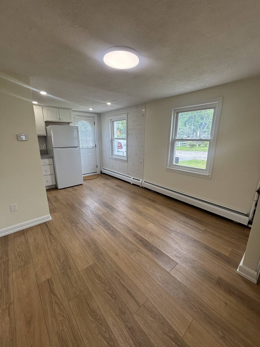 Apartment for rent at 5 Clarendon Rd #1, Auburn, MA 01501