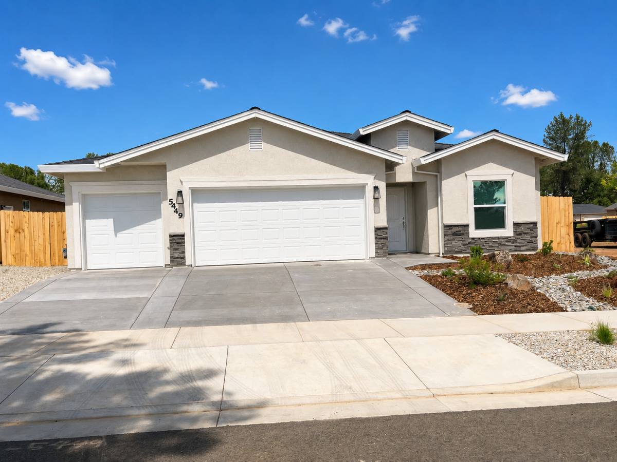 House for rent at 5449 Thumb Rock Rd, Redding, CA 96003