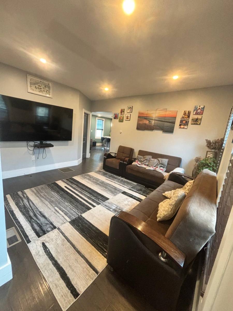 Apartment for rent at 96 Washington St #1, Lynn, MA 01902