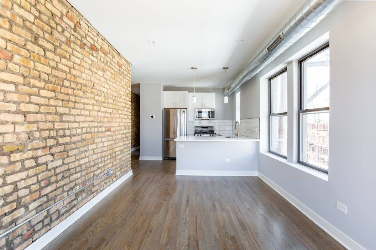 Apartment for rent at 1108 W Newport Ave #1, Chicago, IL 60657