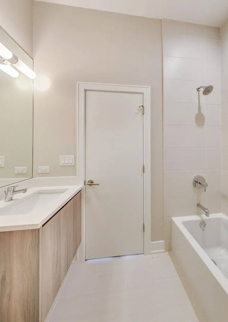 Apartment for rent at 1741 N Western Ave #17, Chicago, IL 60647