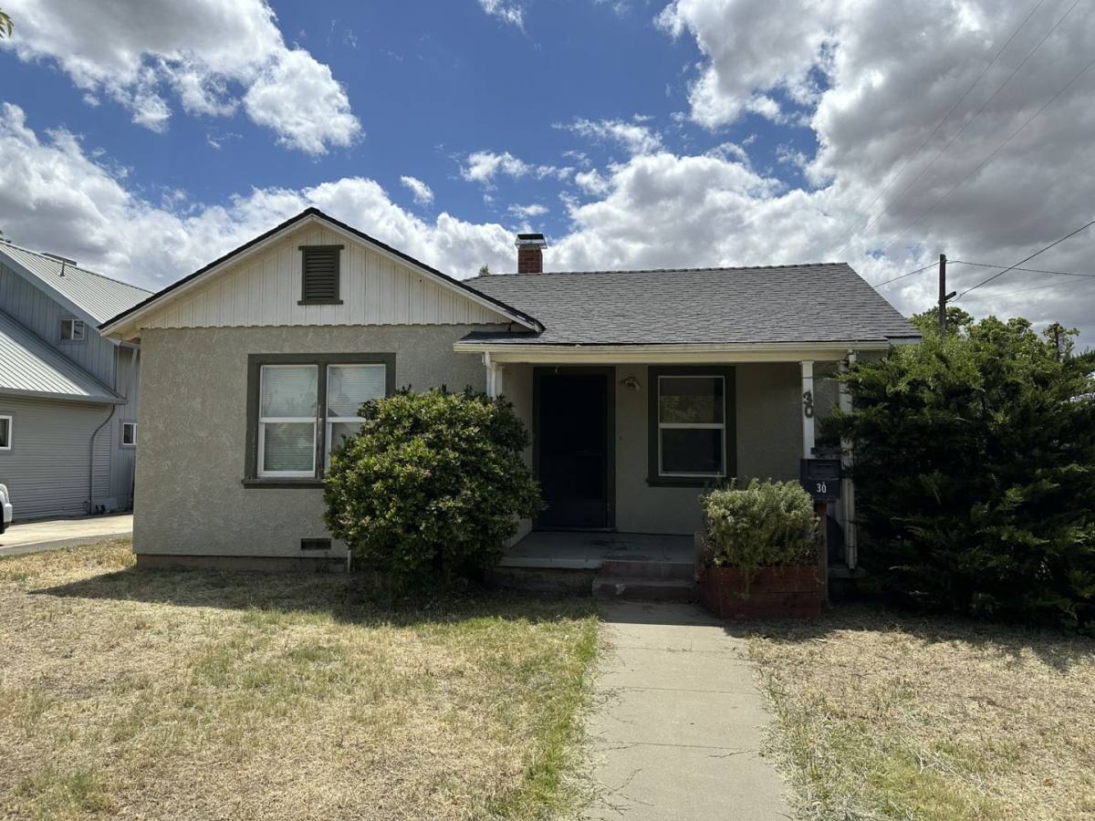 House for rent at 30 N 5th St, Patterson, CA 95363