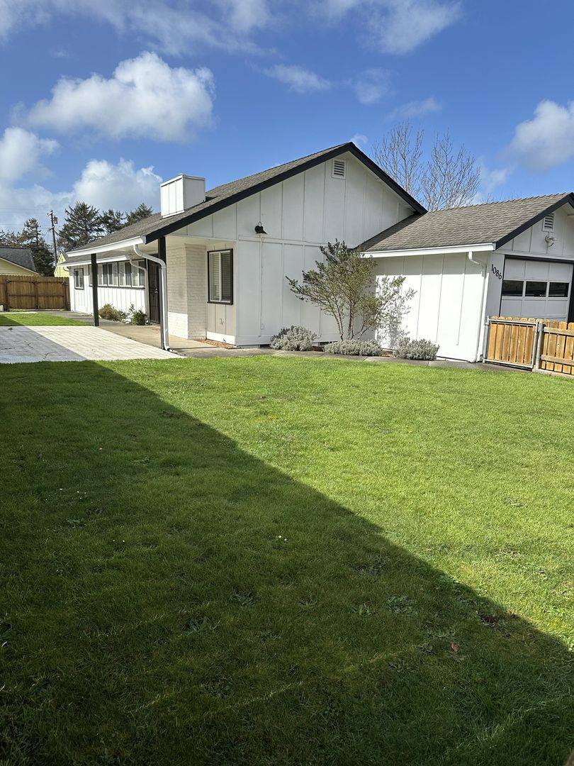House for rent at 1086 John Hill Rd, Eureka, CA 95501