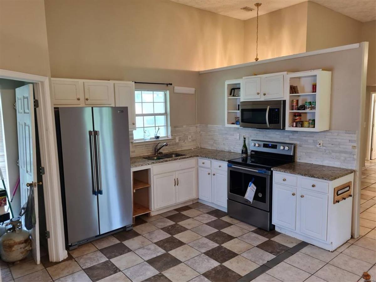 House for rent at 123 Meadowview Dr, Elmore, AL 36025