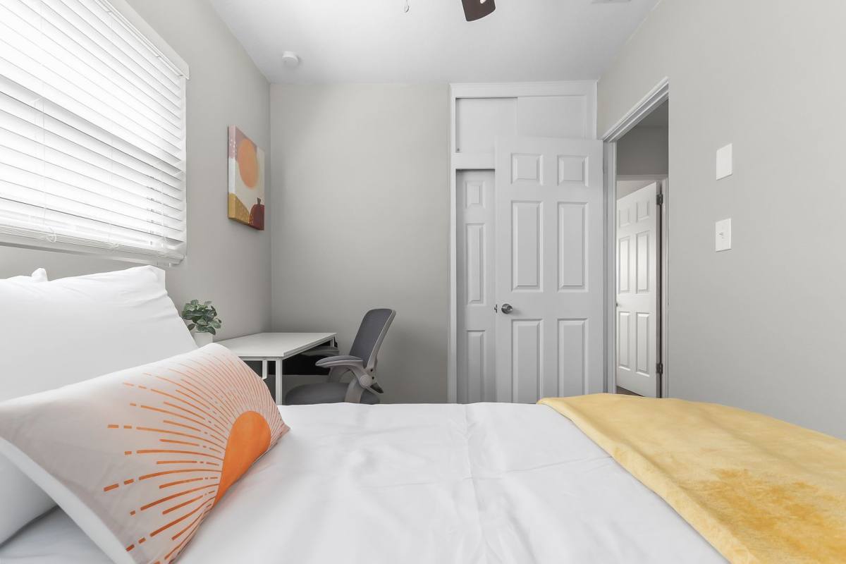 Apartment for rent at 1035 Queen St N, Saint Petersburg, FL 33713