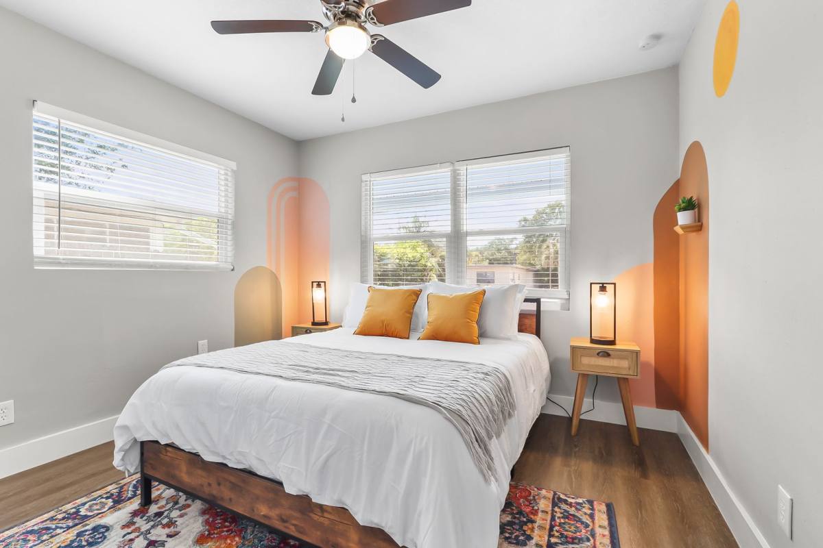 Apartment for rent at 1035 Queen St N, Saint Petersburg, FL 33713