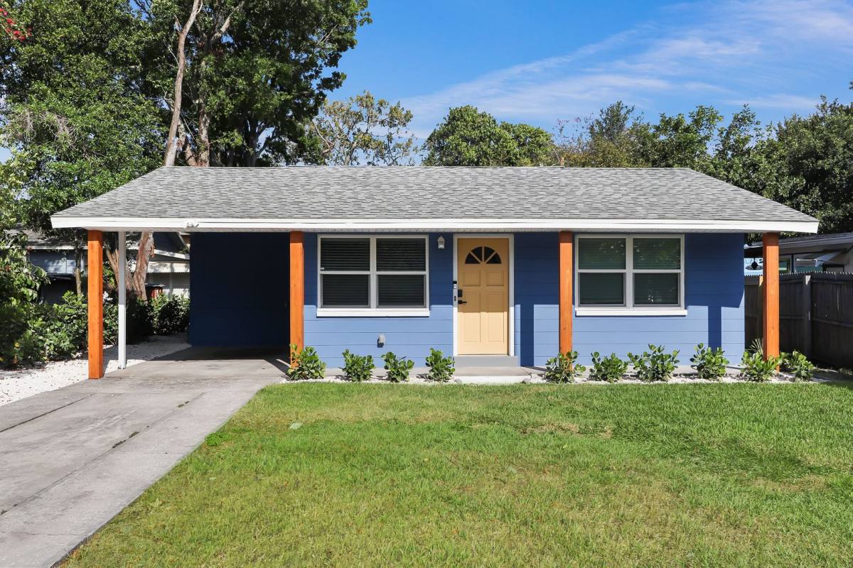 Apartment for rent at 1035 Queen St N, Saint Petersburg, FL 33713