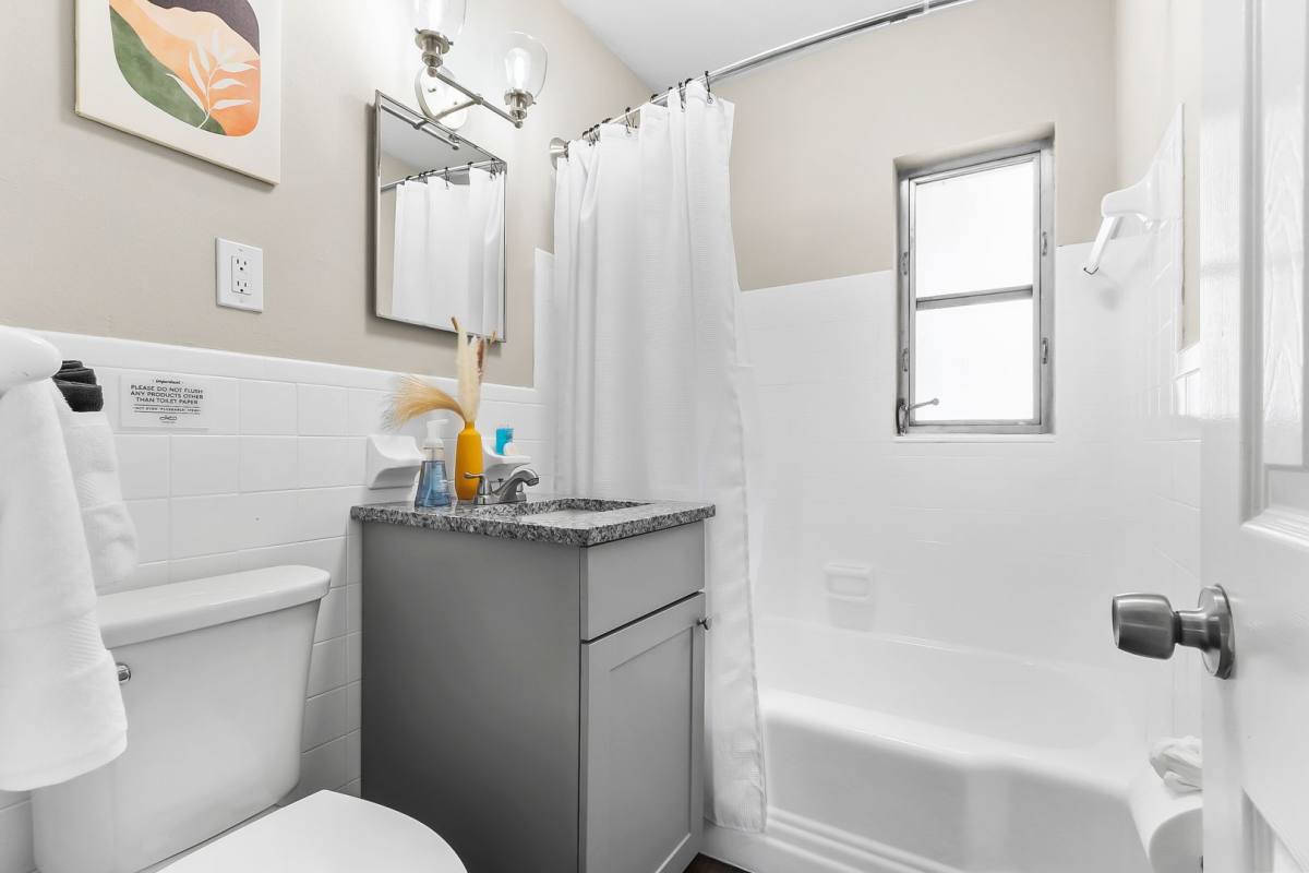 Apartment for rent at 1035 Queen St N, Saint Petersburg, FL 33713