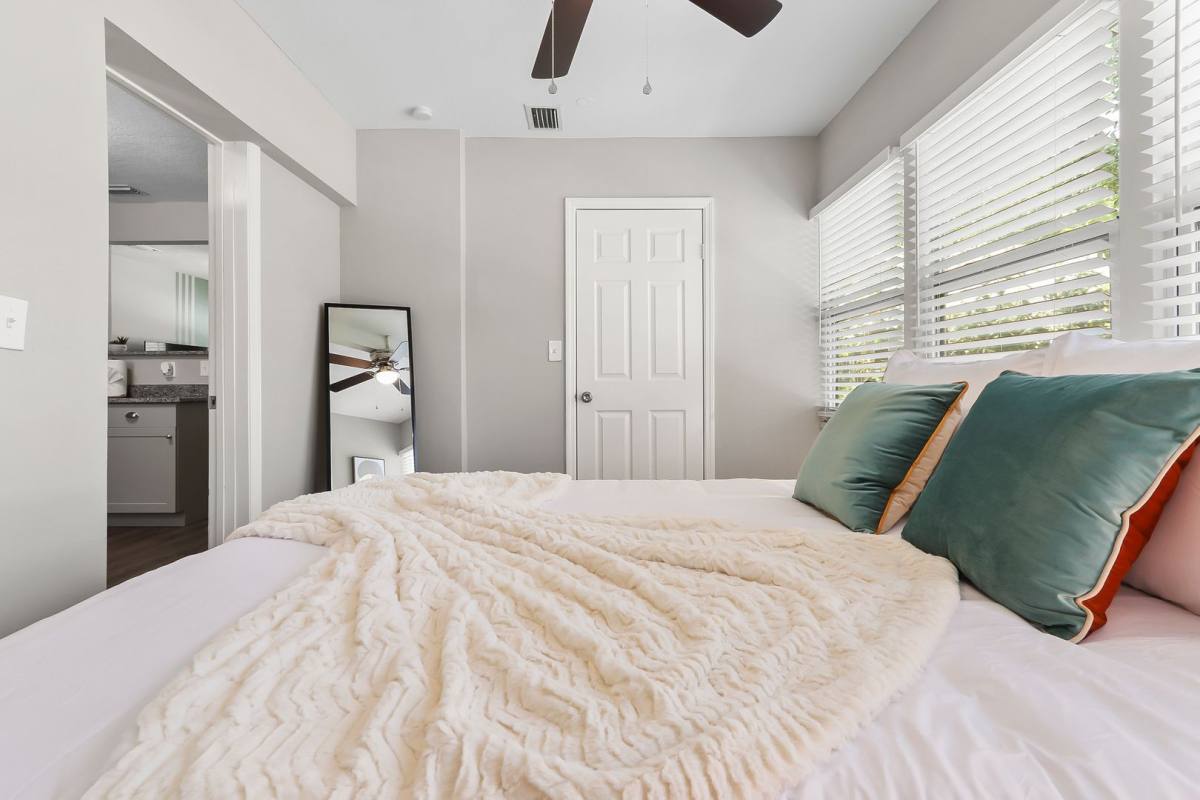 Apartment for rent at 1035 Queen St N, Saint Petersburg, FL 33713