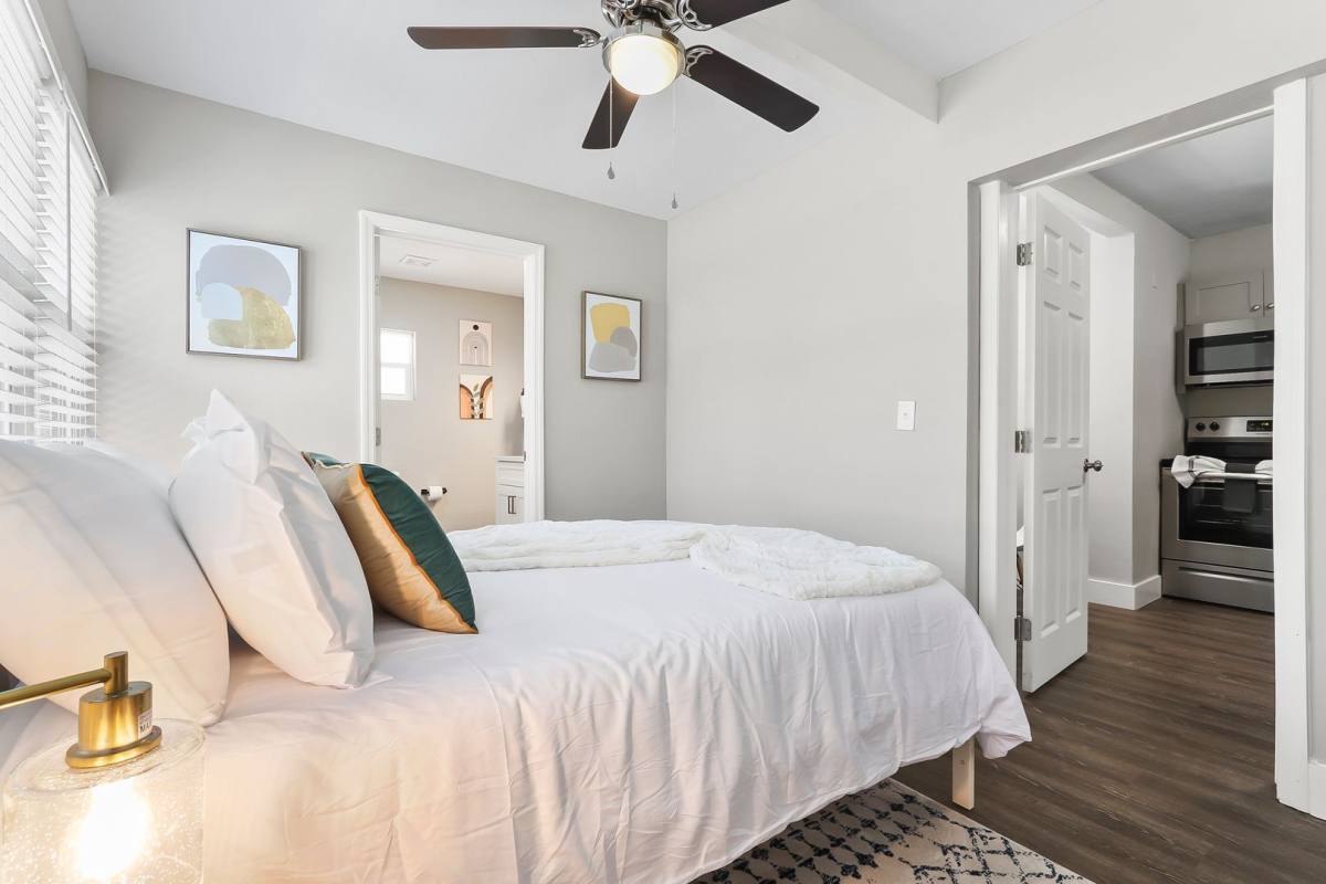 Apartment for rent at 1035 Queen St N, Saint Petersburg, FL 33713
