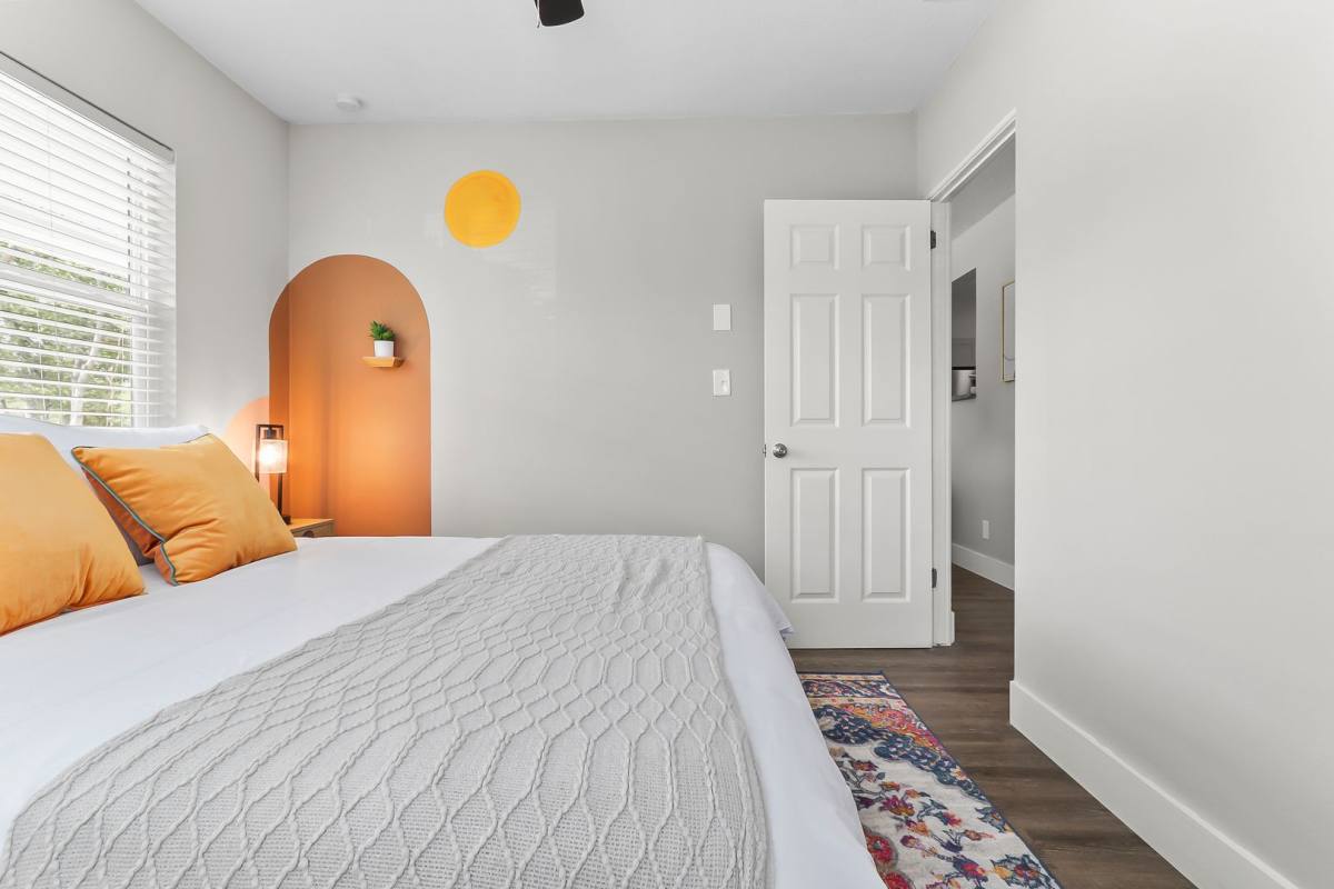 Apartment for rent at 1035 Queen St N, Saint Petersburg, FL 33713