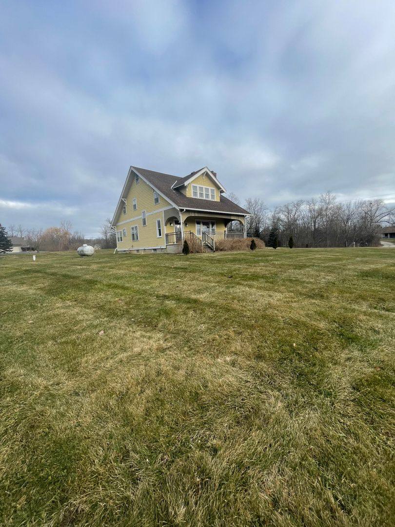 House for rent at 2852 Waters Rd, Ann Arbor, MI 48108