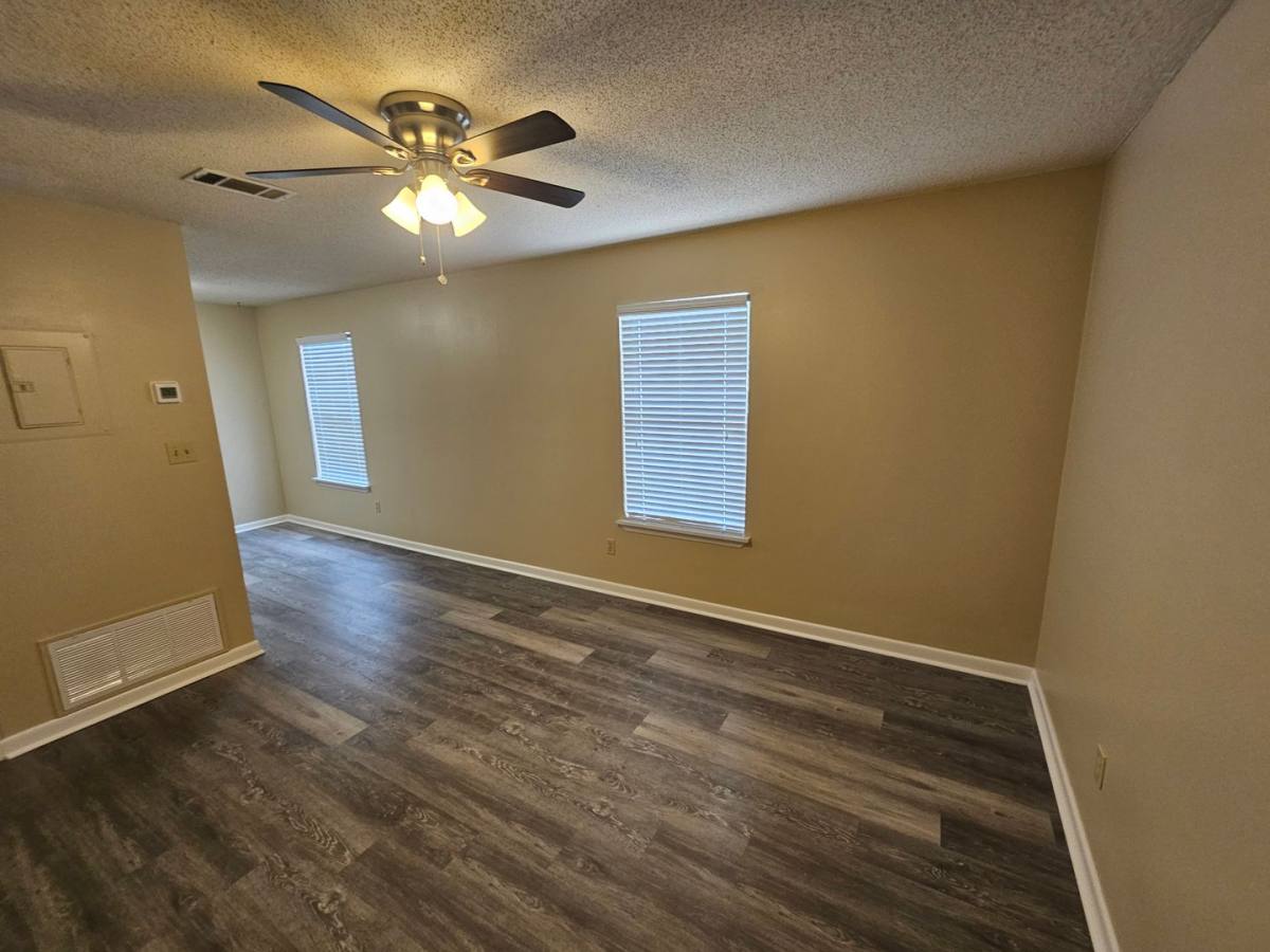 Apartment for rent at 117 Alder Ave SE, Fort Walton Beach, FL 32548