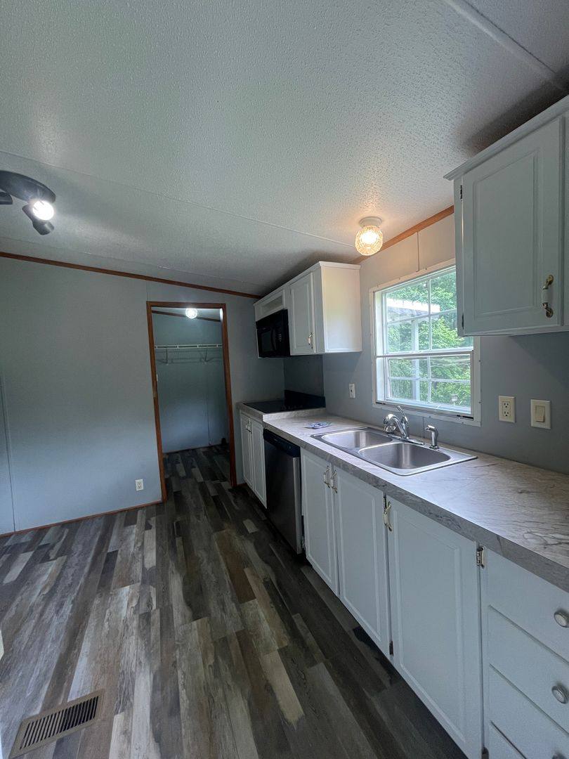 Apartment for rent at 1816 B Switzer Greenpond Rd, Woodruff, SC 29388