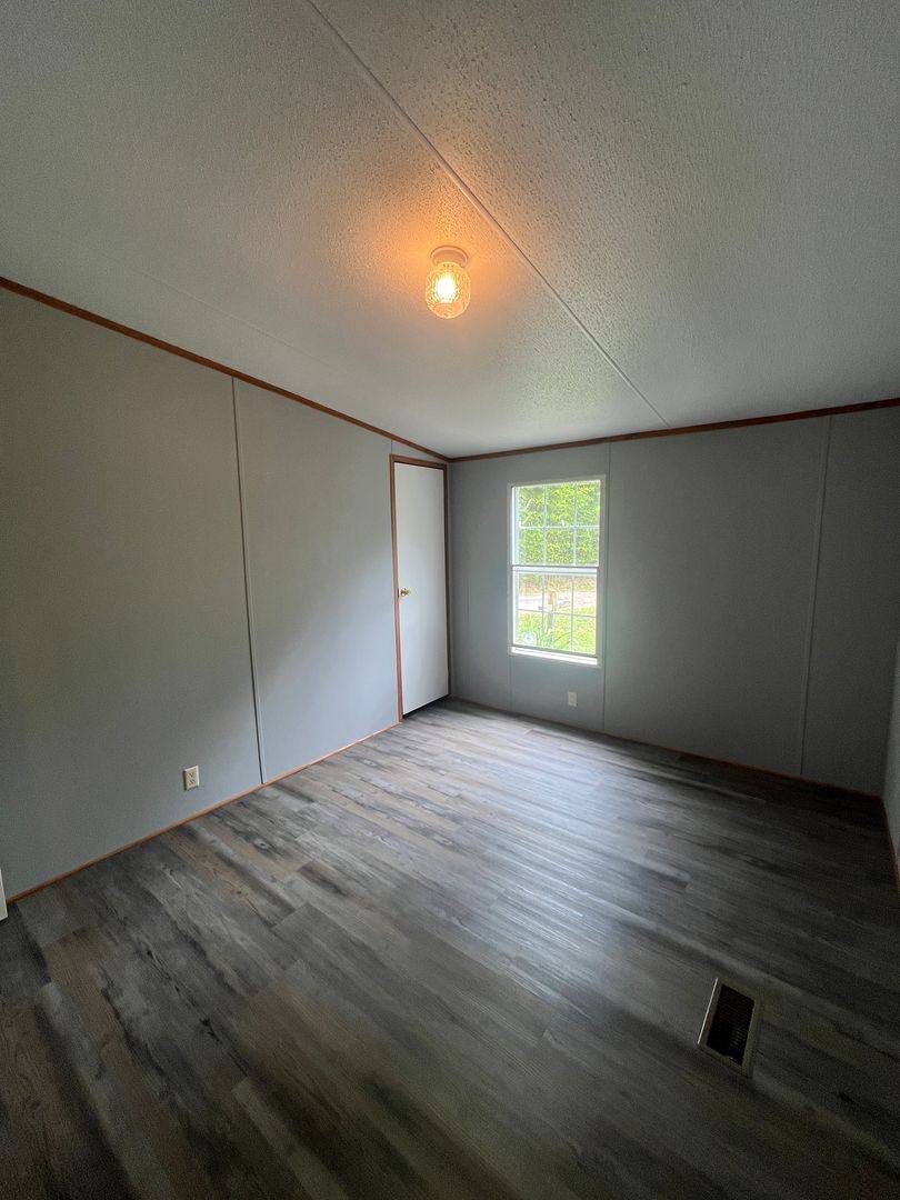 Apartment for rent at 1816 B Switzer Greenpond Rd, Woodruff, SC 29388